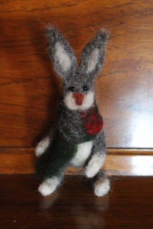 Atelier montgolfière détail lapin laine feutrée